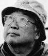 『黒い雨』監督:今村昌平 “死ぬために、生きているのではありません。 体の中で、戦争は続いています。” 井伏鱒二の小説『黒い雨』を映画化した名作。原爆による黒い雨を浴びたために人生を狂わせられてしまった女性と、それを暖かく見守る叔父夫婦とのふれあいを描いた作品。日本人なら必ず見ておかねばならないだろう日本映画の傑作。1989年 今村昌平監督作品、カンヌ国際映画祭、日本アカデミーグランプリ受賞作品。 今回は今村プロダクション特別提供による16ミリ・ワイドスクリーン版での上映。 映画の撮影は岡山県備前市、八塔寺ふるさと村で行われた。戦後間もない風景を再現するために、古い家屋や看板、郵便ポストなどが残り、アジサイの美しい、この地が監督によって選ばれた。 Kuroi-Ame (Black Rain) 1989 “I’m not to live to die. War’s continued living in my body.” A Japanese legend director, Imamura Shohei, a two-time Cannne Palm...
