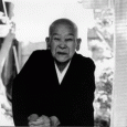 『円明院~ある９５歳の女僧によれば』あらすじ：玉野市宇野にある真言宗円明院（元々は直島にあった）住職の小川貞純は、ニューヨークに住む日本人映画制作者夫婦に彼女の人生を語り、９５歳で亡くなった。７才でお寺に里子に出されたこと、円明院というお寺を自身の手で建立したこと．．．ただ、女性として生きてきた思いは、まるでタブーであるかのように語りたがらなかった。 その後、若い尼僧がその寺を継いだ事を聞き、夫婦は亡き老僧・貞純に導かれた様な気持ちで再び円明院を訪れた。貞純の生前・死後にかけて、語られなかった彼女のオンナの気持ちを探し求めた旅の中から、映画『円明院』は生まれた。貞純の尼僧として生きてきた厳しい現実が露呈する一方で、彼女の人生の“語られなかった部分”から新たな謎が浮上する。物語は妻レイコの声で語られる。その中に、アメリカに移住している日本人女性、妻、また母として、自由とバランスへの鍵を貞純の人生の中に探す制作者のもう一つの旅が混在する。そうして、初めはシンプルで未完成だった尼僧・貞純のポートレートは、封建的な地方仏教界で生きる女性僧侶の生き様を映し出しながら、物語性と精神性豊かなジャンルを超えた私的探偵ドキュメンタリーへと変貌してゆく。 ハワイ国際映画祭、岡山映画／映像祭、ニューヨーク・ヴィルチェッック財団シアター上映、タームワーナー・オセアニッック・ケーブル放映 詳細、リビューは：www.mrex.org　シネマジャーナルの監督インタビュー記事もご参照ください